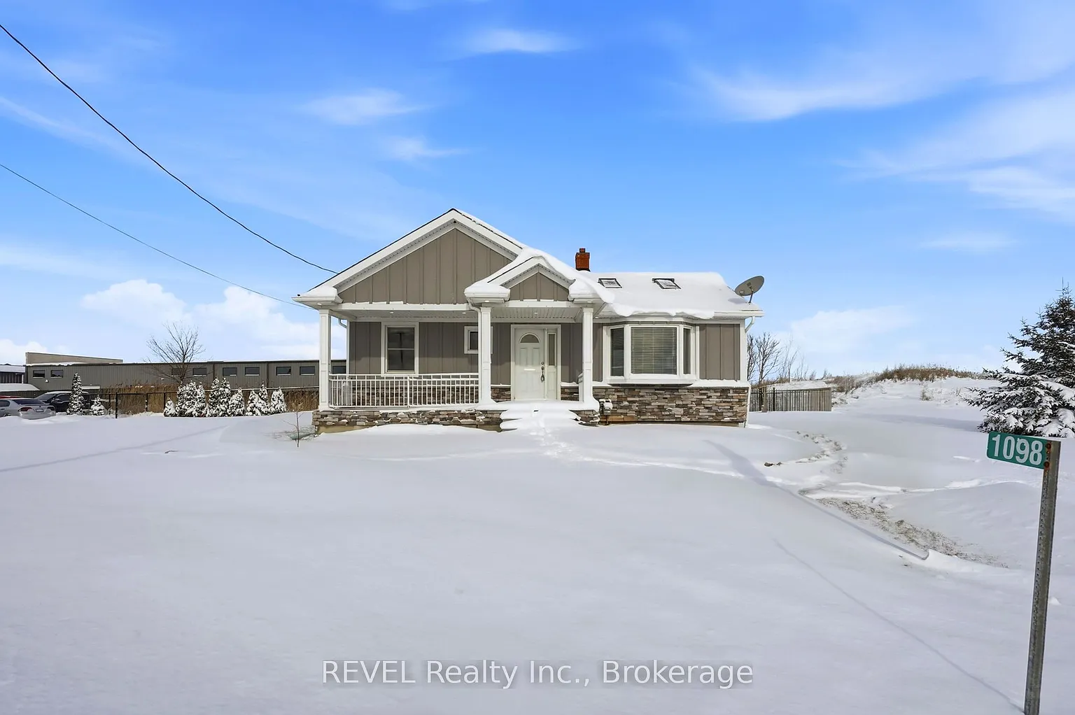 1098 Beaverdams Rd photo 1