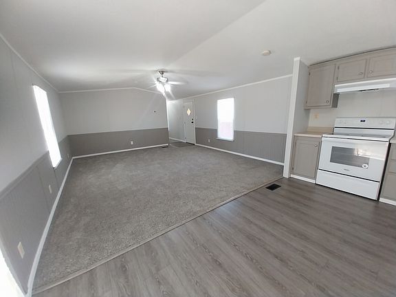 4th image of 1109 N Alameda Rd