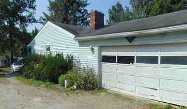 2nd image of 1695 Frame Rd