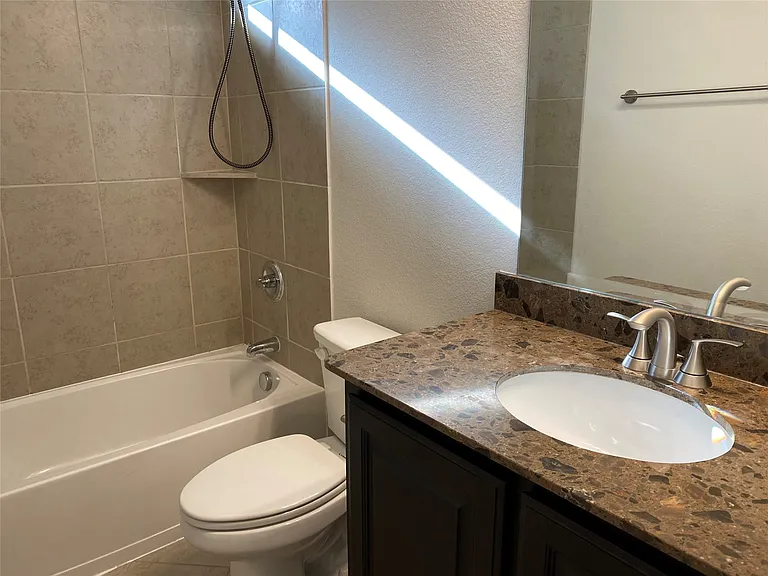 282 Hilltop Dr — Photo 6