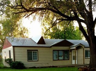 870 Navaho Ave, Salina, KS 67401