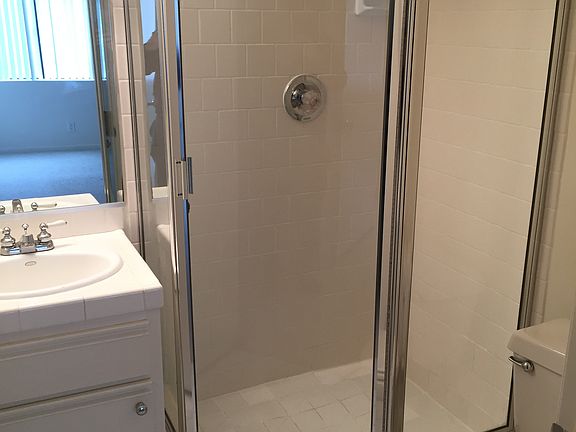 3rd image of 857 S Plymouth Boulevard # Fl 2nd