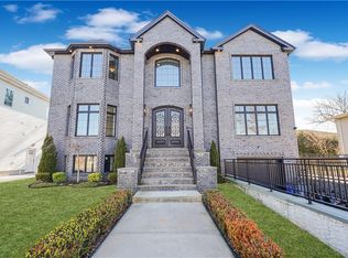 946 Edgegrove Ave, Staten Island, NY 10309