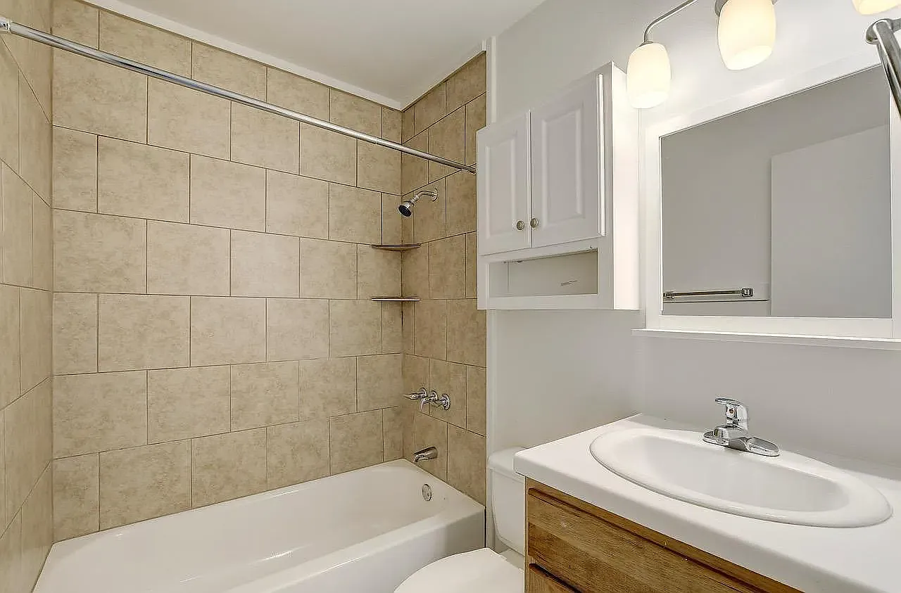 2 bed, 800 sqft, $975 — Photo 4