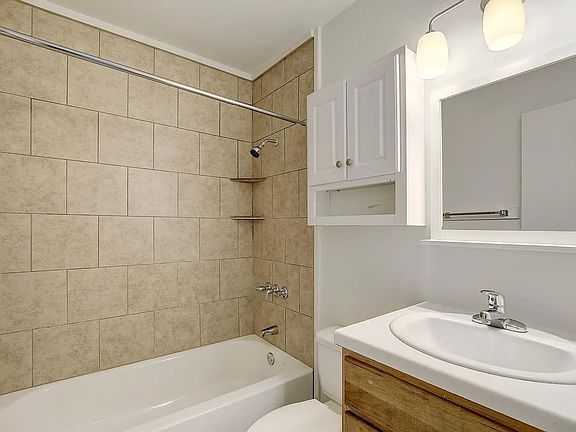 4th image of 809 Bracewood Cir APT A