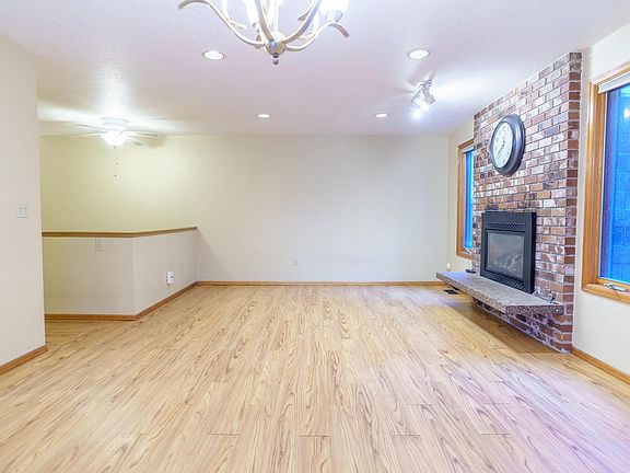 Living room/ Dining Room
