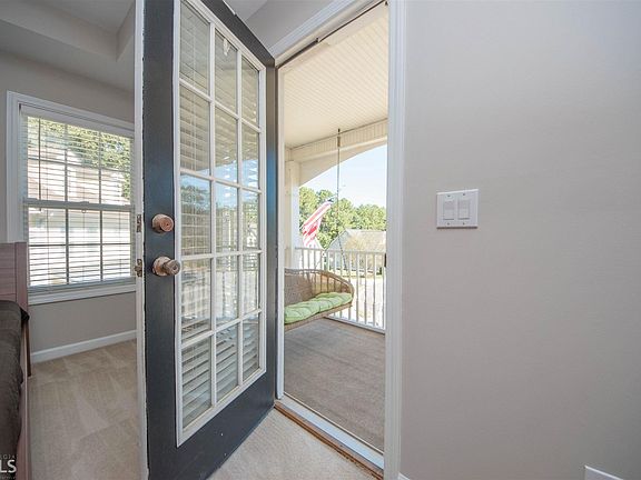 3rd image of 40 Verandah Vw