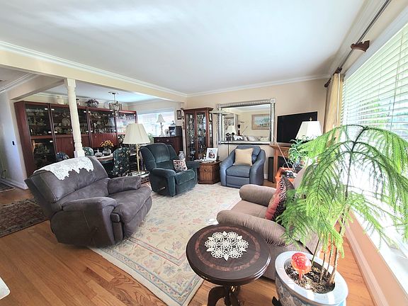 3rd image of 5049 N Oriole Ave
