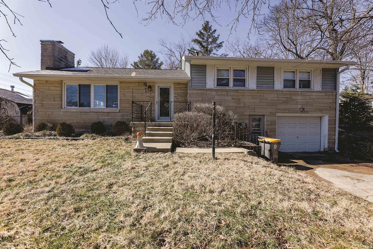 1408 S Longwood Dr photo 1