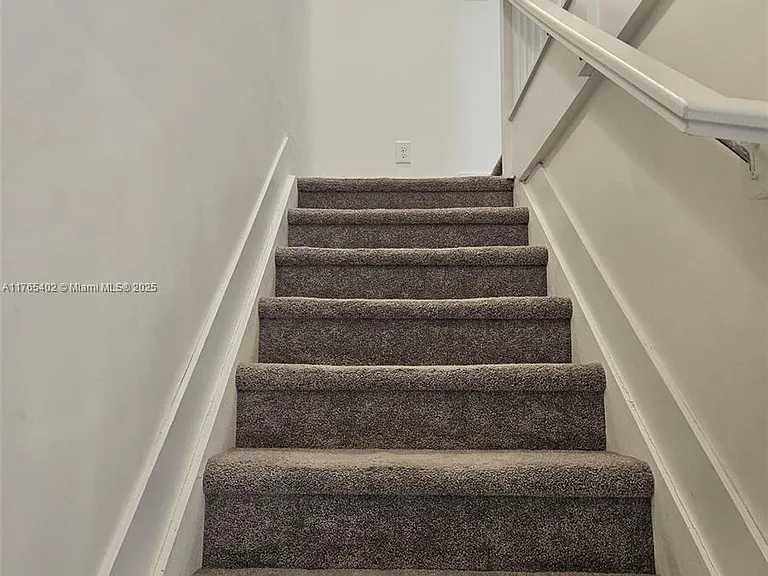 4645 NW 83rd Pkwy — Photo 35