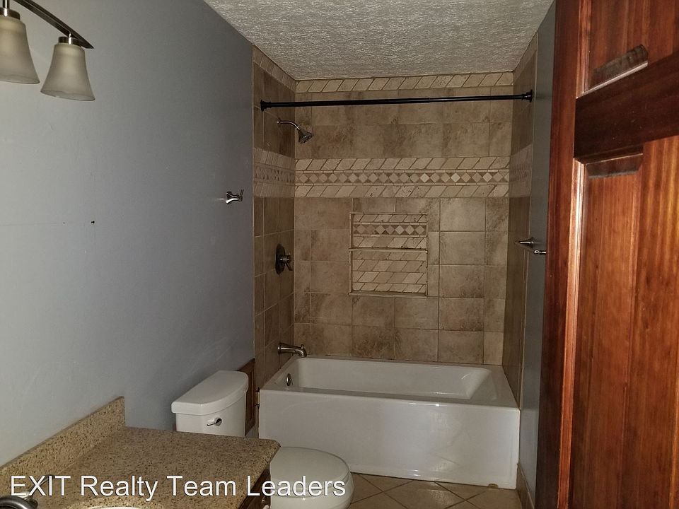 2nd image of 1302 Winchester Dr