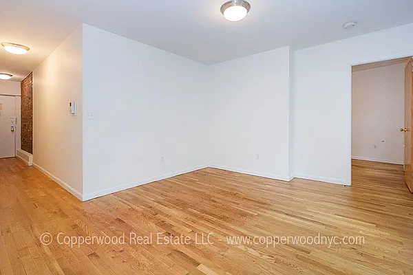 Rented by Copperwood Real Estate | media 18