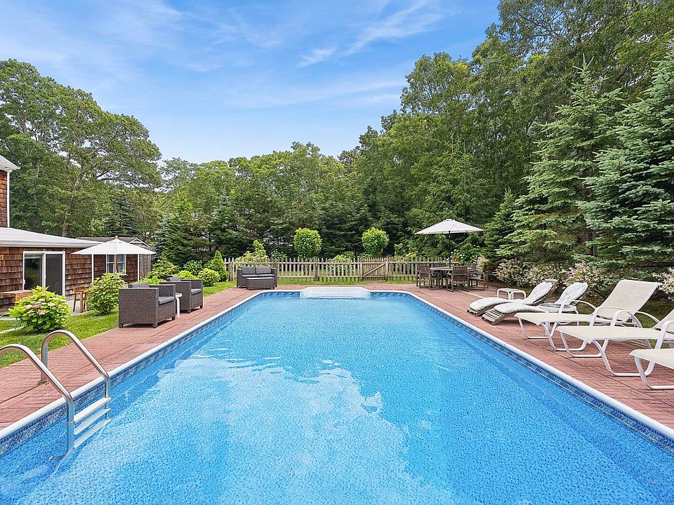 1st image of 15 Hillover Ln