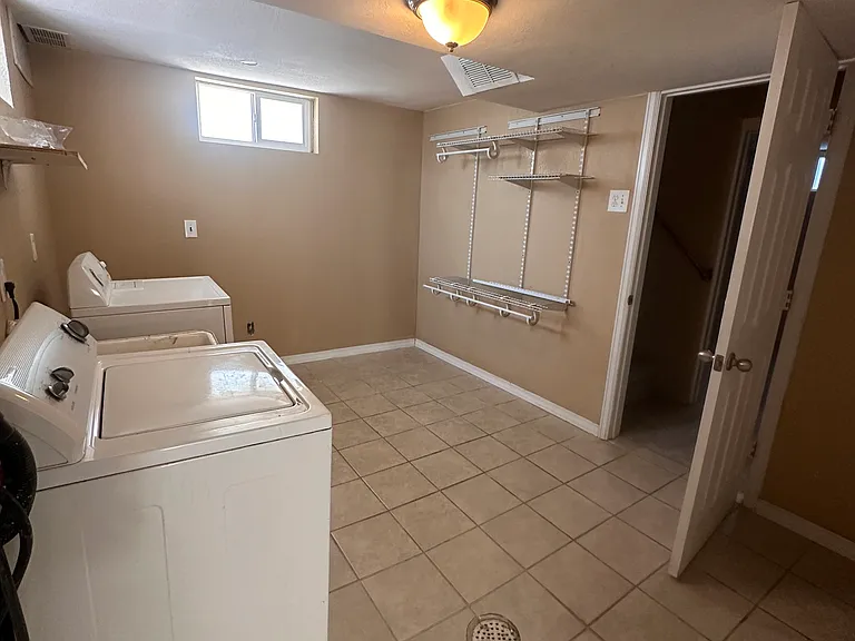 814 Julian St — Photo 29