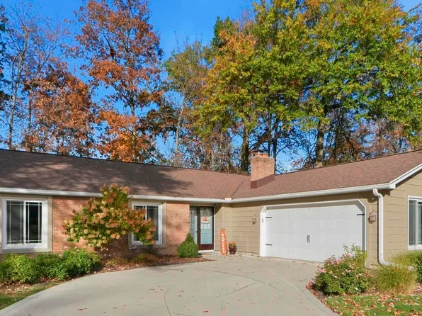 8413 Sagimore Ct, Fort Wayne, IN 46835