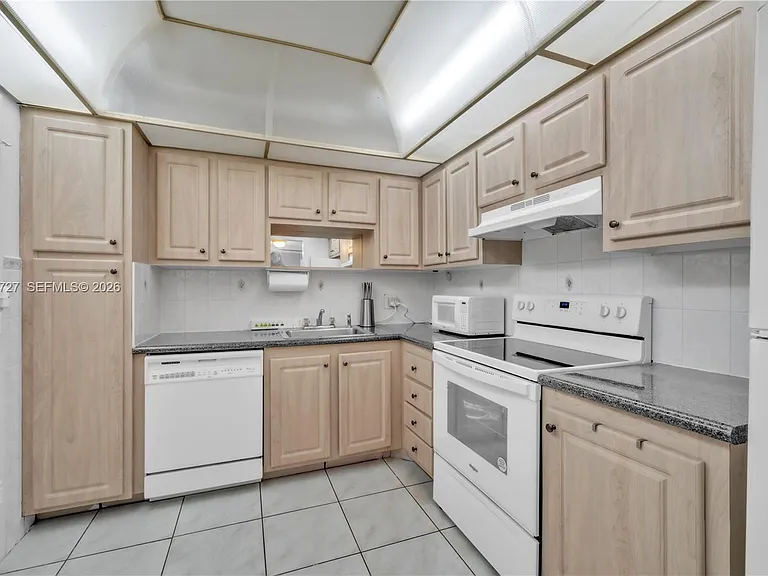 3800 S Ocean Dr #618 — Photo 7