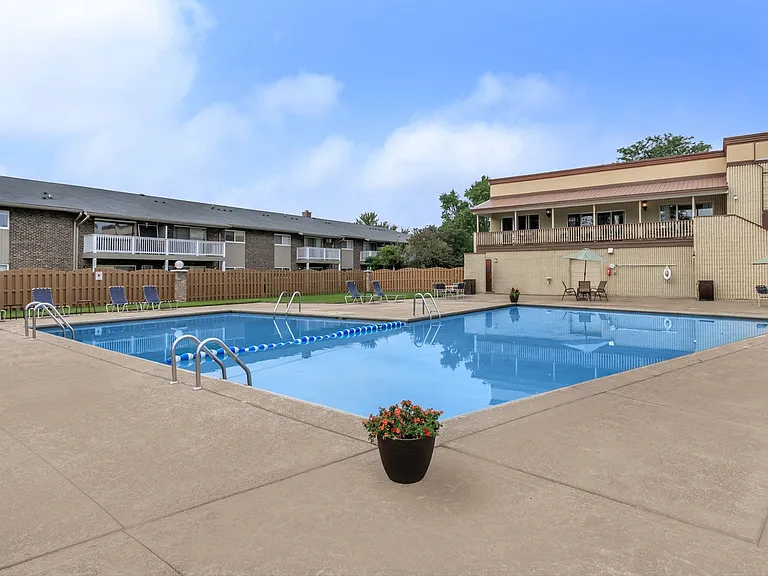 Renaissance at Carol Stream — Photo 19