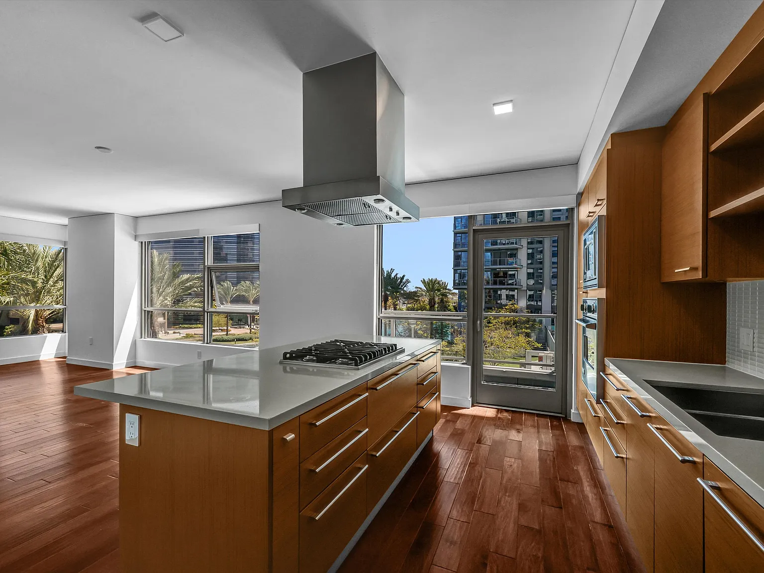 1 bed, 1.5 bath, 1127 sqft, $4,250 — Photo 3