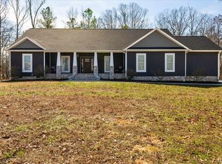 215 Red Oak Ridge Dr, Chickamauga, GA 30707
