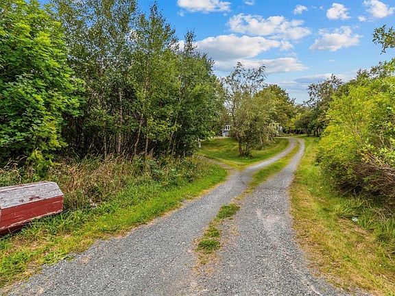 3rd image of 40 Monument Road