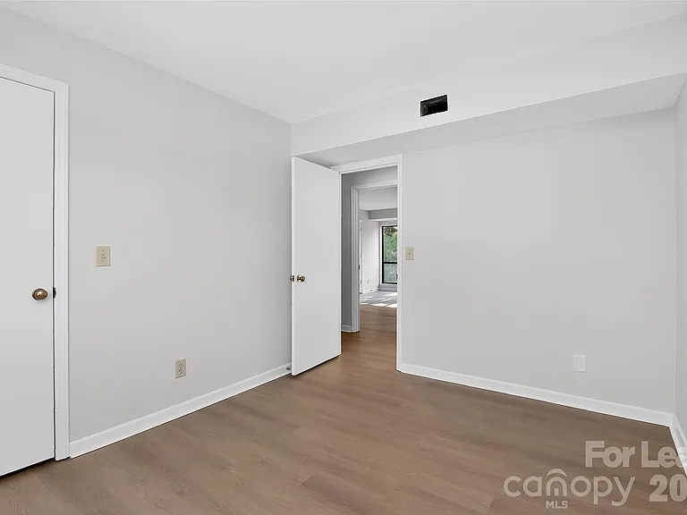 11029 Harrowfield Rd — Photo 31