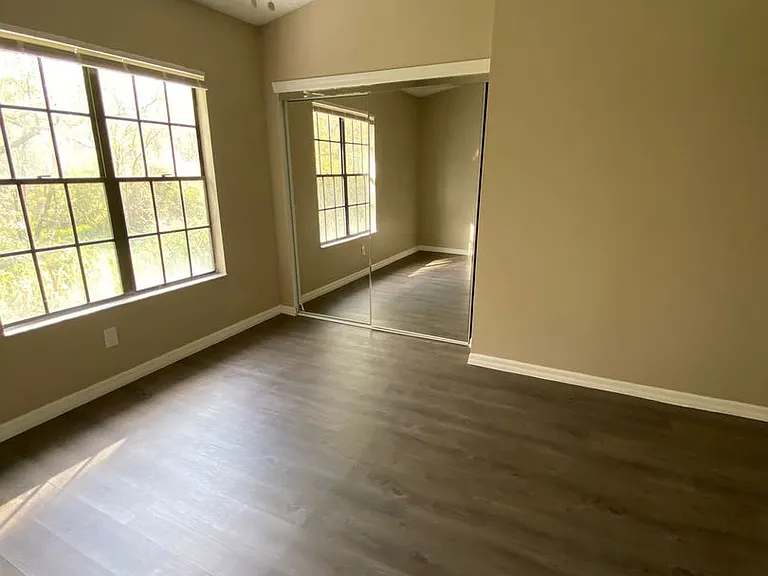 Saint Andrews Square Townhomes — Photo 20