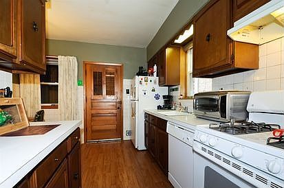 3rd image of 5814 N Mulligan Ave