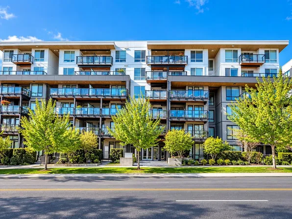 707 Como Lake Ave #212, Coquitlam, BC V3J 0J5