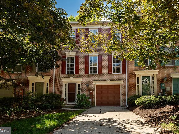 2nd image of 18 Mayapple Ct
