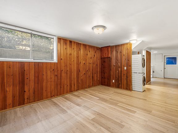 3rd image of 5262 15th Ave NE #B
