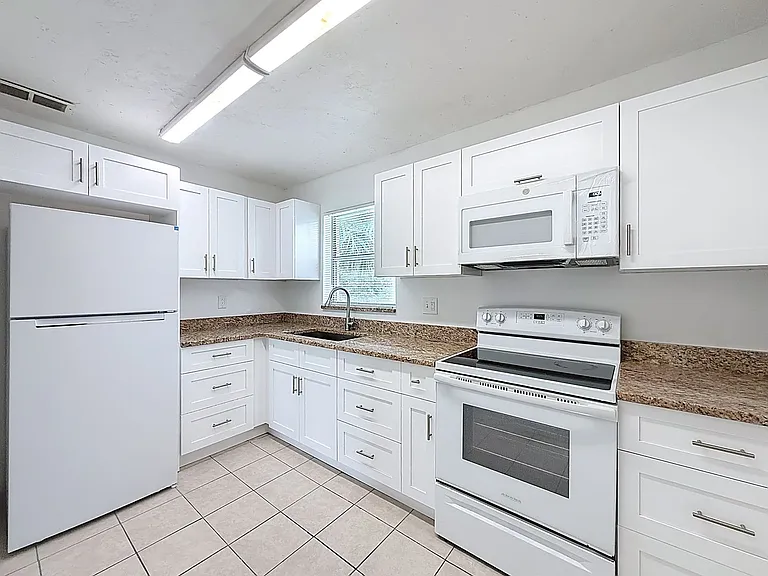 235 Lake Dora Dr — Photo 39