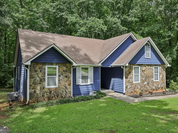 120 Carriage Gate Dr, Sharpsburg, GA 30277