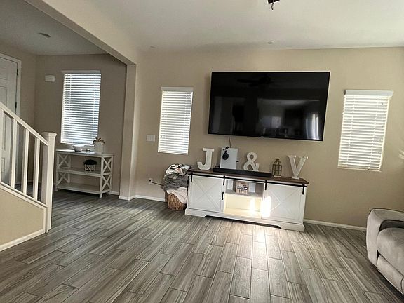3rd image of 1405 Arc Dome Ave
