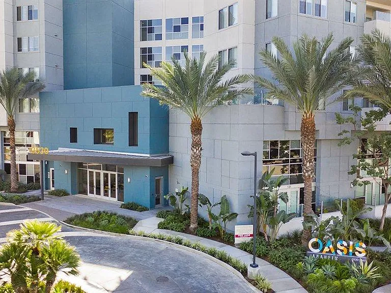 Oasis Anaheim — Photo 18