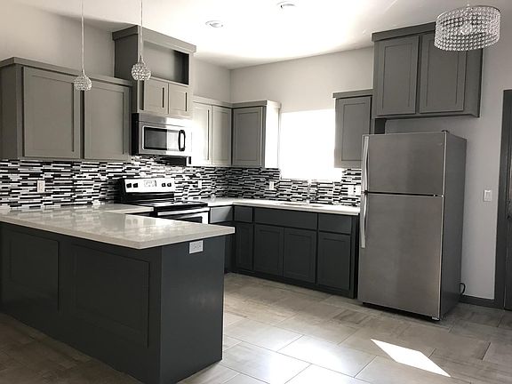 3rd image of 904 E La Cantera Ave APT 1