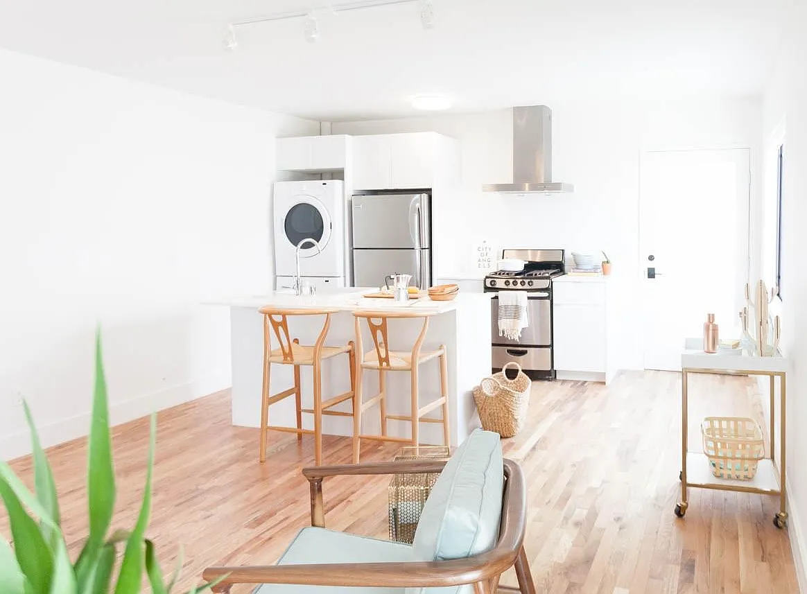 1 bed, 582 sqft, $2,100 — Photo 1