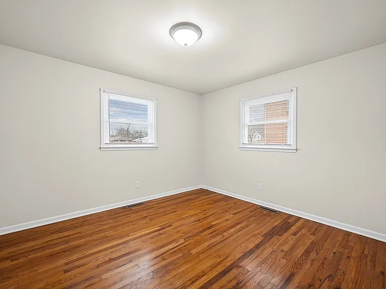 109 Holley St #B — Photo 9