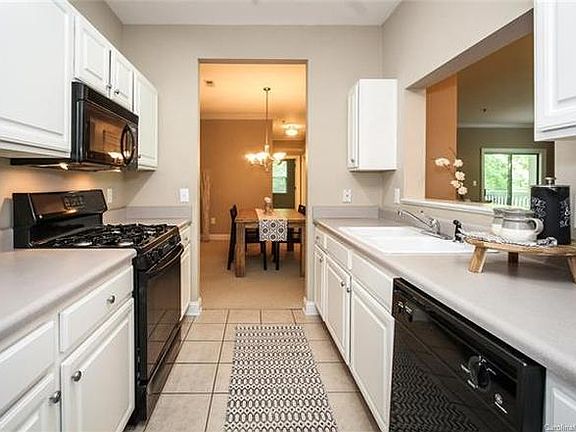 2nd image of 5609 Fairview Rd APT 6