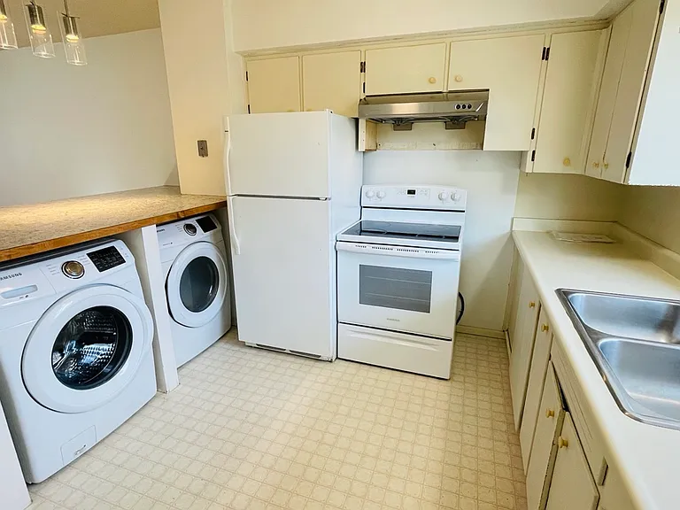 2015 18th Ave NW #A — Photo 6
