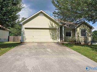 116 River Oaks Dr NW, Madison, AL 35758