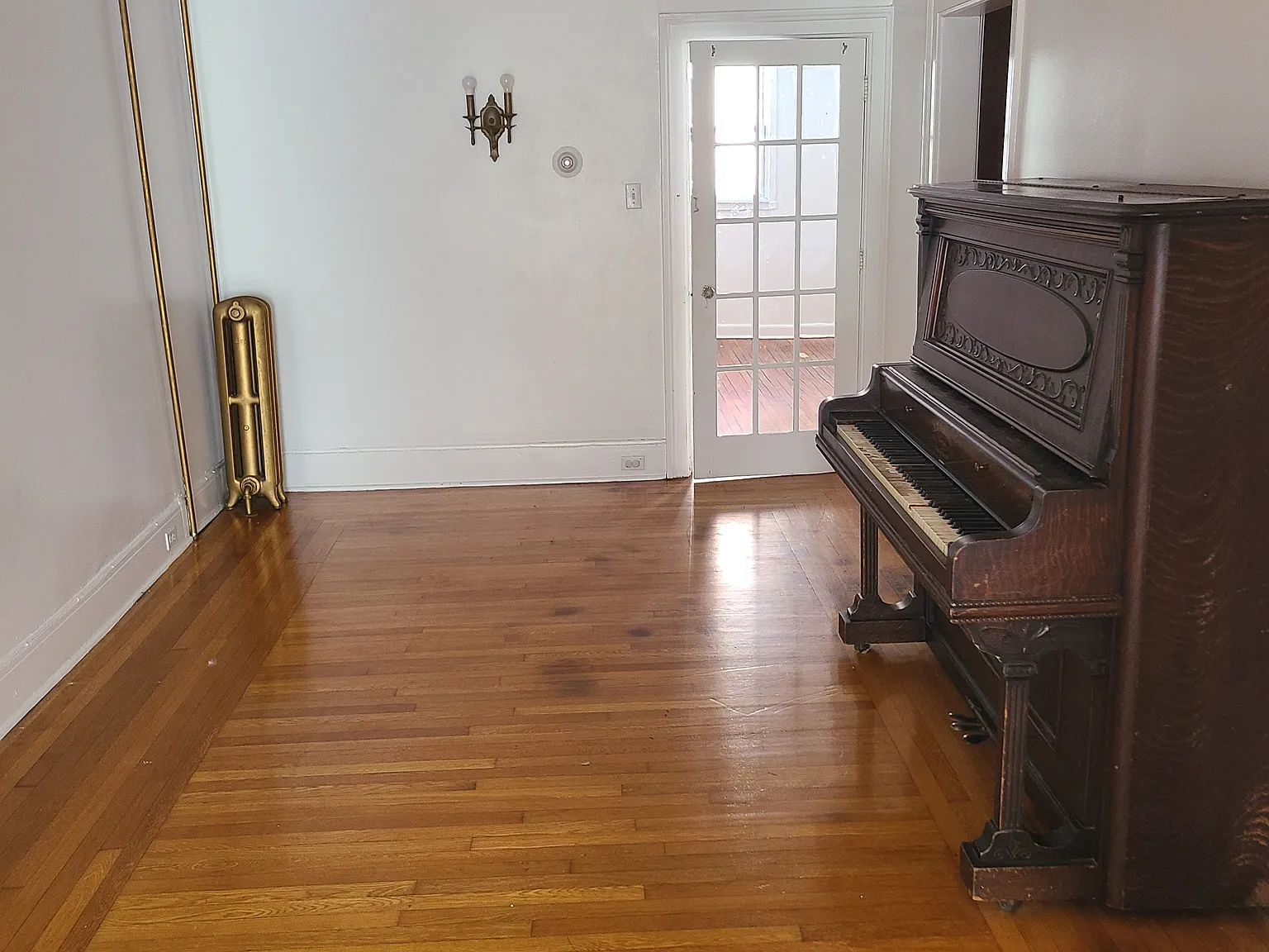 2 bed, $1,300 — Photo 2