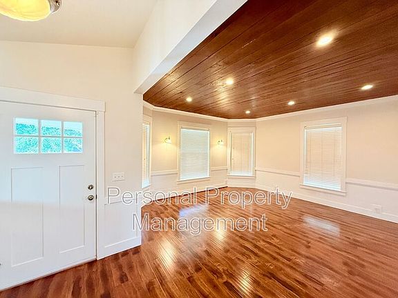 4th image of 11101 NE 117th Ave