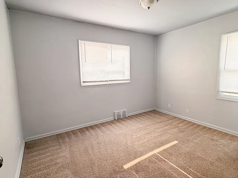 20400 Monica St — Photo 6