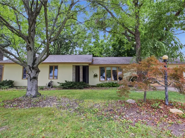 706 S Iowa St, Ashmore, IL 61912