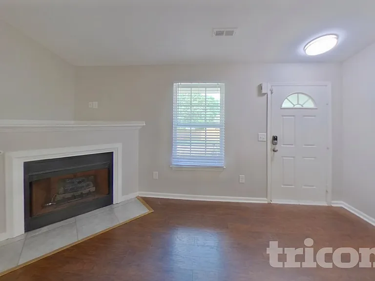 204 Yukon Dr — Photo 3