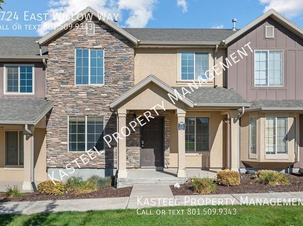 1724 E Willow Way