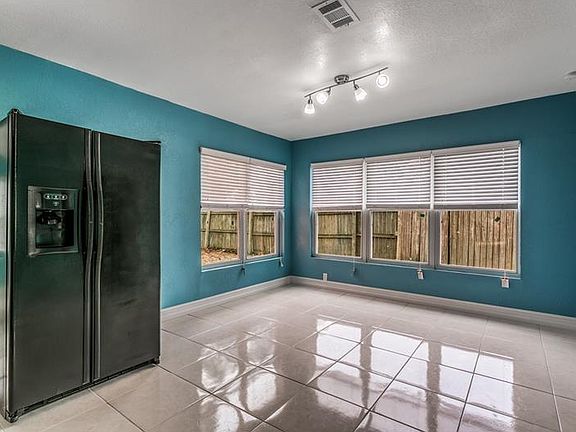 5th image of 4605 N Lincoln Ave