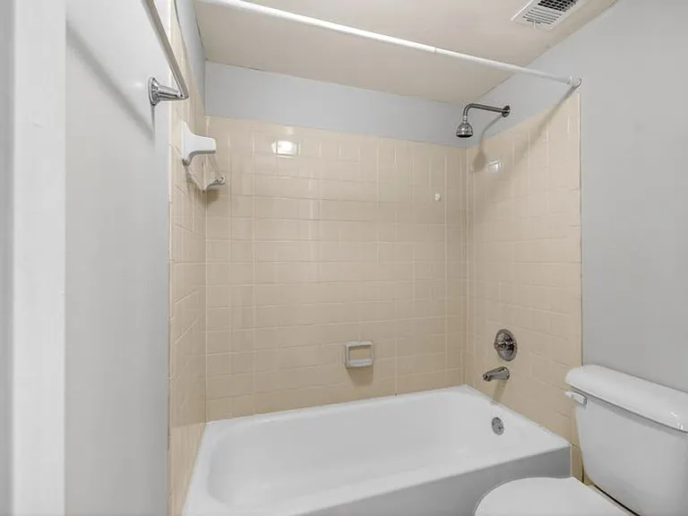 738 Executive Center Dr #21-10-21 — Photo 14