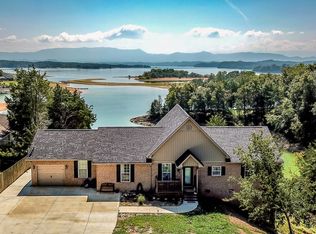 527 Hook Cir, Dandridge, TN 37725
