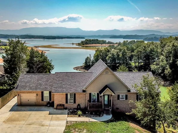 527 Hook Cir, Dandridge, TN 37725